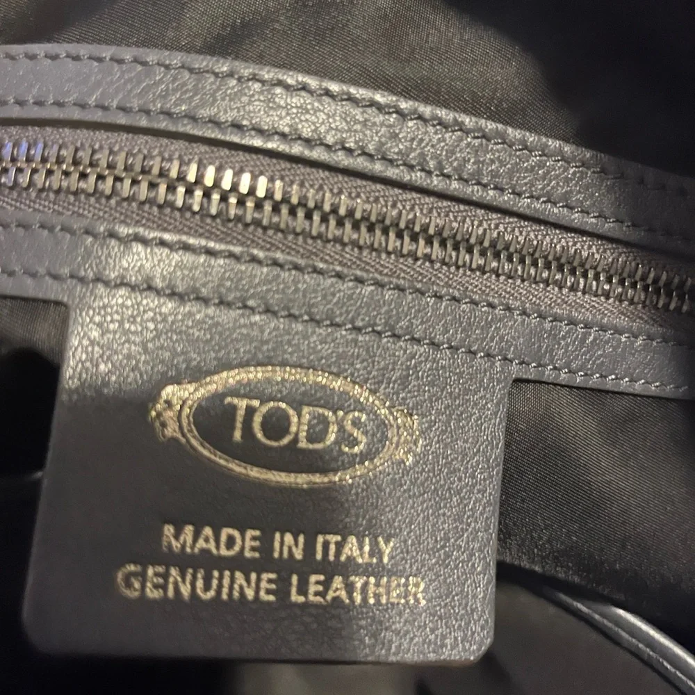 Tods elegant dark